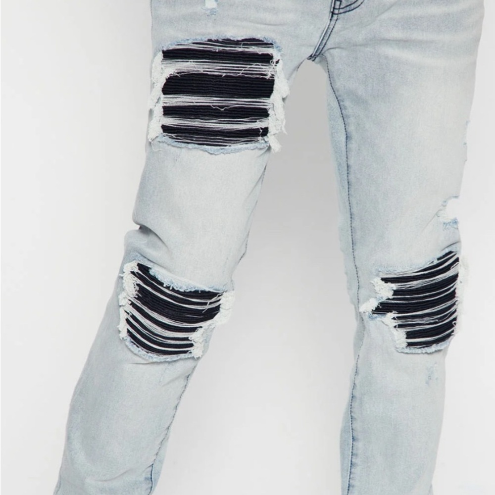Ripped Skinny Jeans- Light wash Size 40